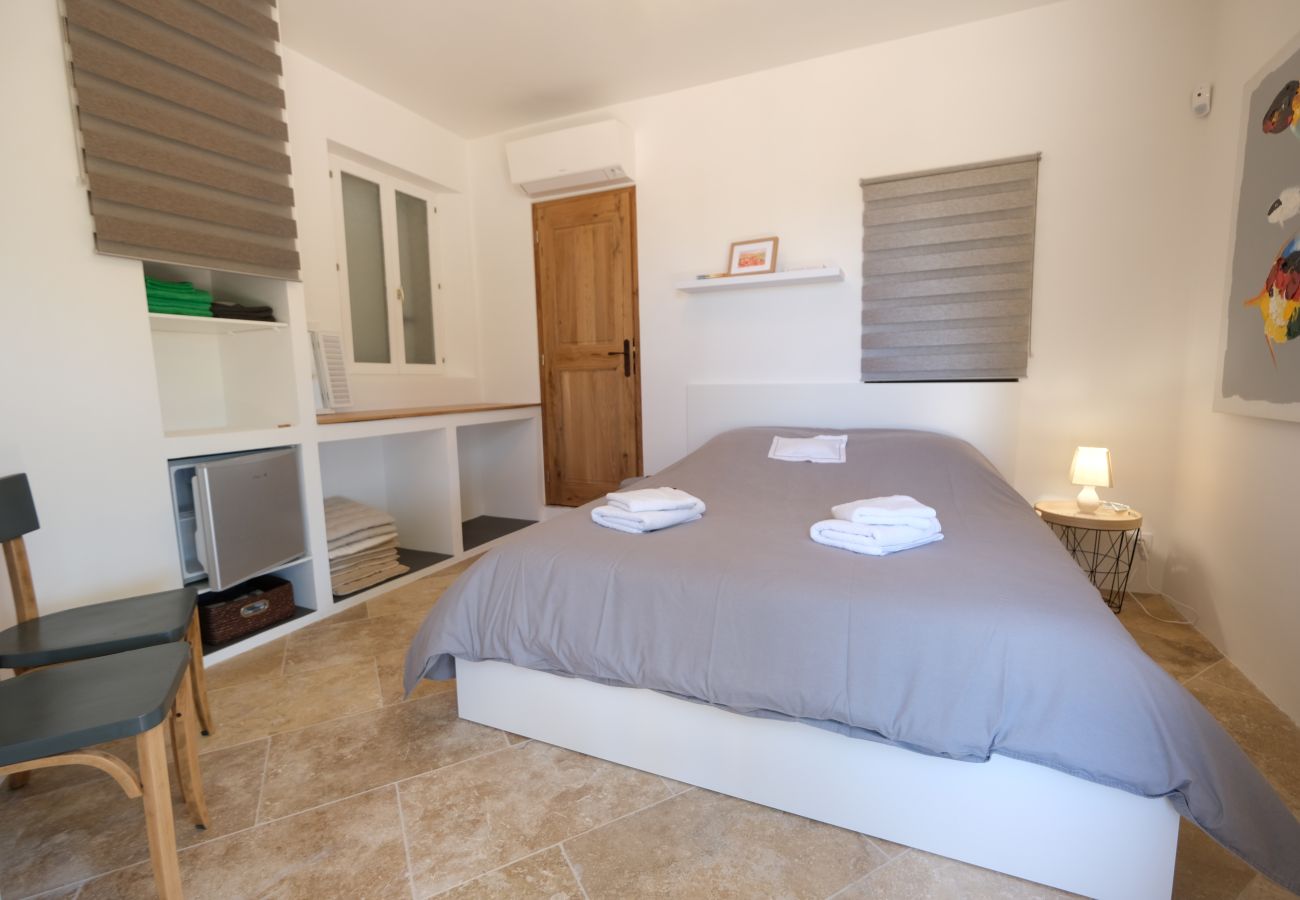 Villa à Roussillon - Location vacances piscine ROUSSILLON LS2-446.