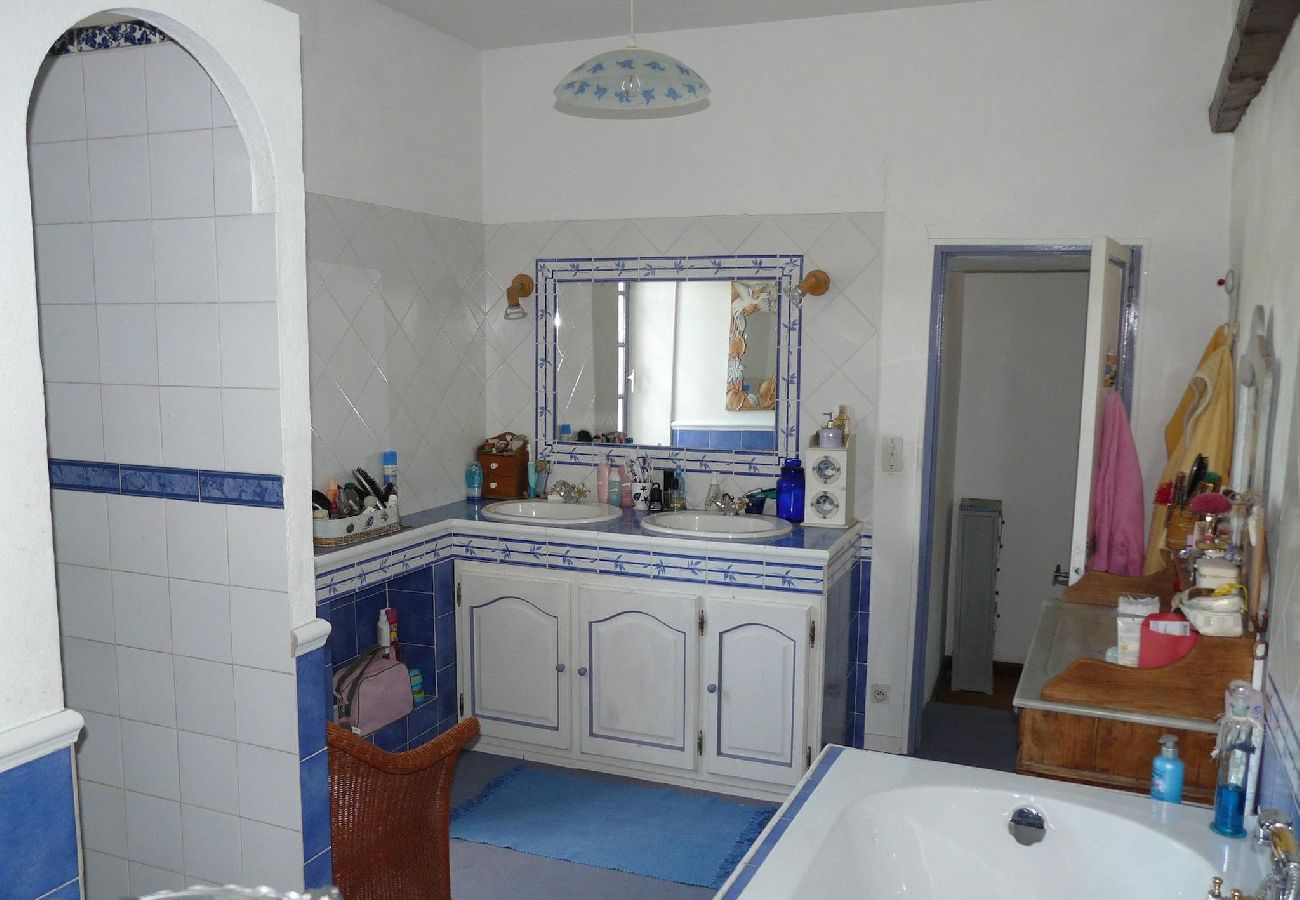 Villa à Le Beaucet - Location vacances maison piscine ALTHEN LES PALUDS  LS6-71.