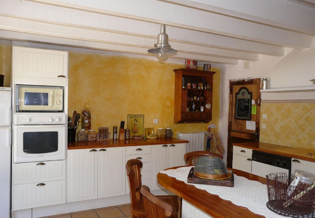 Villa à Le Beaucet - Location vacances maison piscine ALTHEN LES PALUDS  LS6-71.