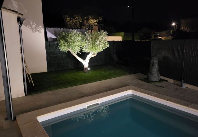 Villa à Lauris - Location vacances maison piscine LAURIS LS2-438. Villa à Lauris - Location vacances maison piscine LAURIS LS2-438.