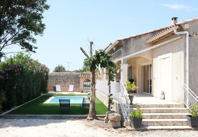 Villa à Mouriès - Location vacances maison piscine MOURIES LS1-434. Villa à Mouriès - Location vacances maison piscine MOURIES LS1-434.