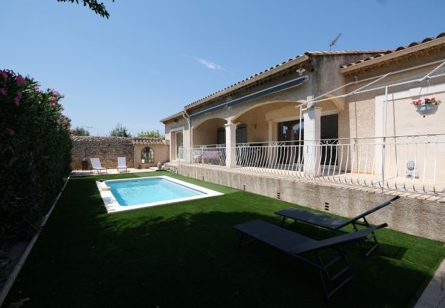 Villa à Mouriès - Location vacances maison piscine MOURIES LS1-434. Villa à Mouriès - Location vacances maison piscine MOURIES LS1-434.
