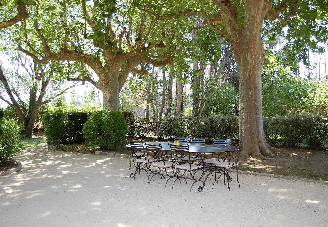 Villa à Cavaillon - Location vacances maison piscine CAVAILLON LS2-445. Villa à Cavaillon - Location vacances maison piscine CAVAILLON LS2-445.