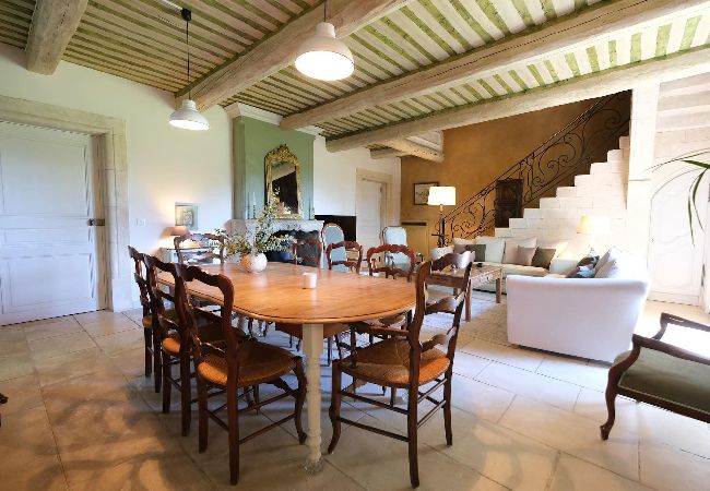 Villa à Cavaillon - Location vacances maison piscine CAVAILLON LS2-445. Villa à Cavaillon - Location vacances maison piscine CAVAILLON LS2-445.