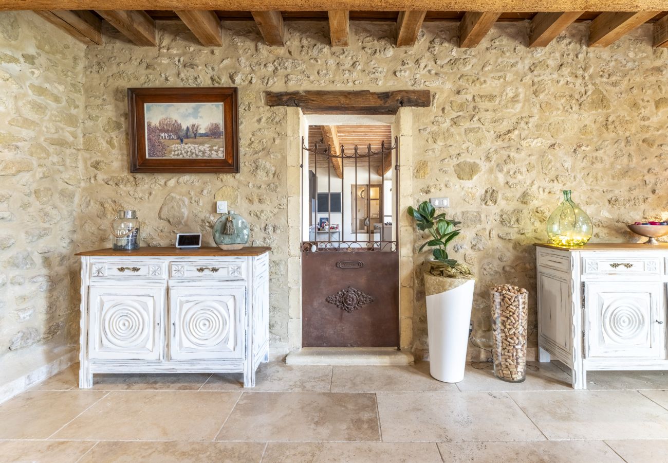 Villa à Lamanon - Location vacances maison piscine LAMANON LS1-443.