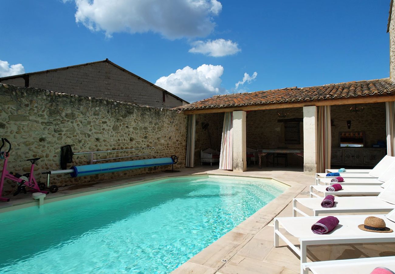 Villa à Lamanon - Location vacances maison piscine LAMANON LS1-443.