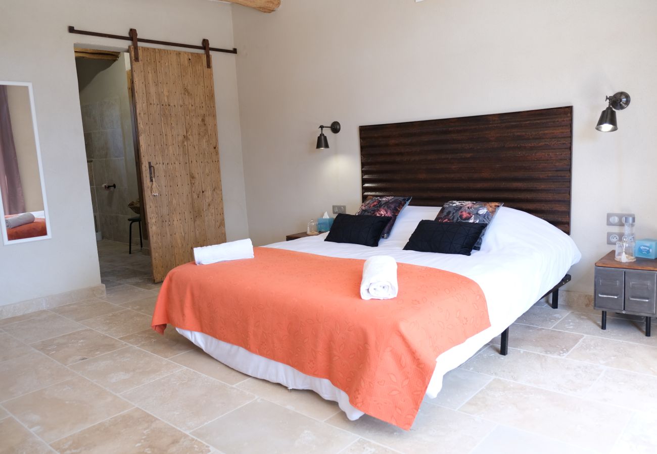 Villa à Lamanon - Location vacances maison piscine LAMANON LS1-443.