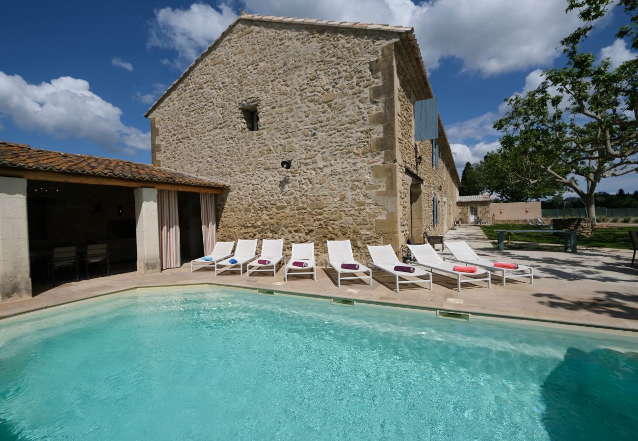 Villa à Lamanon - Location vacances maison piscine LAMANON LS1-443.