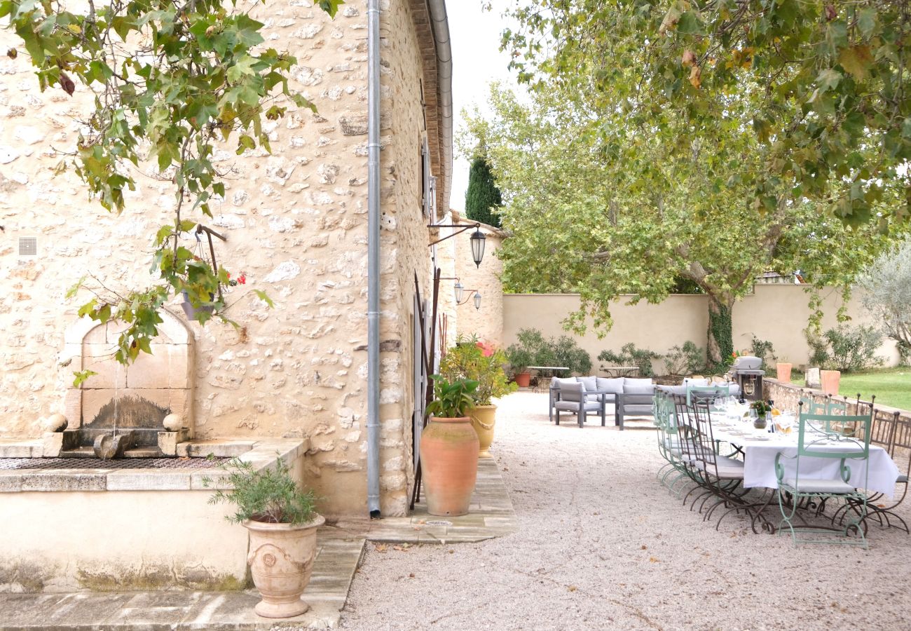 Maison à Eygalières - Location vacances mas piscine EYGALIERES LS1-447
