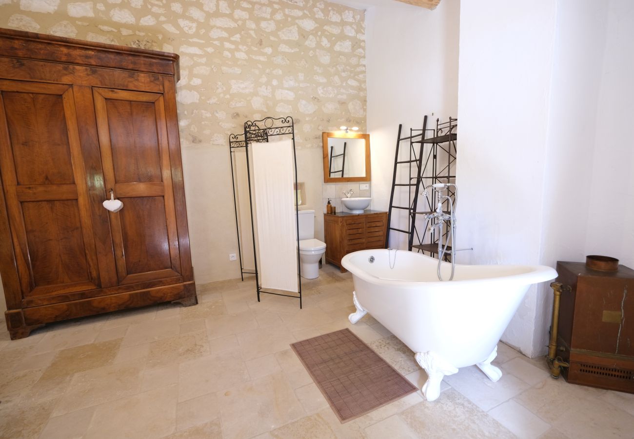Maison à Eygalières - Location vacances mas piscine EYGALIERES LS1-447