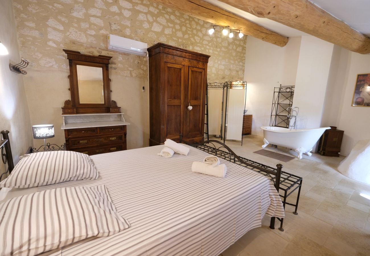Maison à Eygalières - Location vacances mas piscine EYGALIERES LS1-447