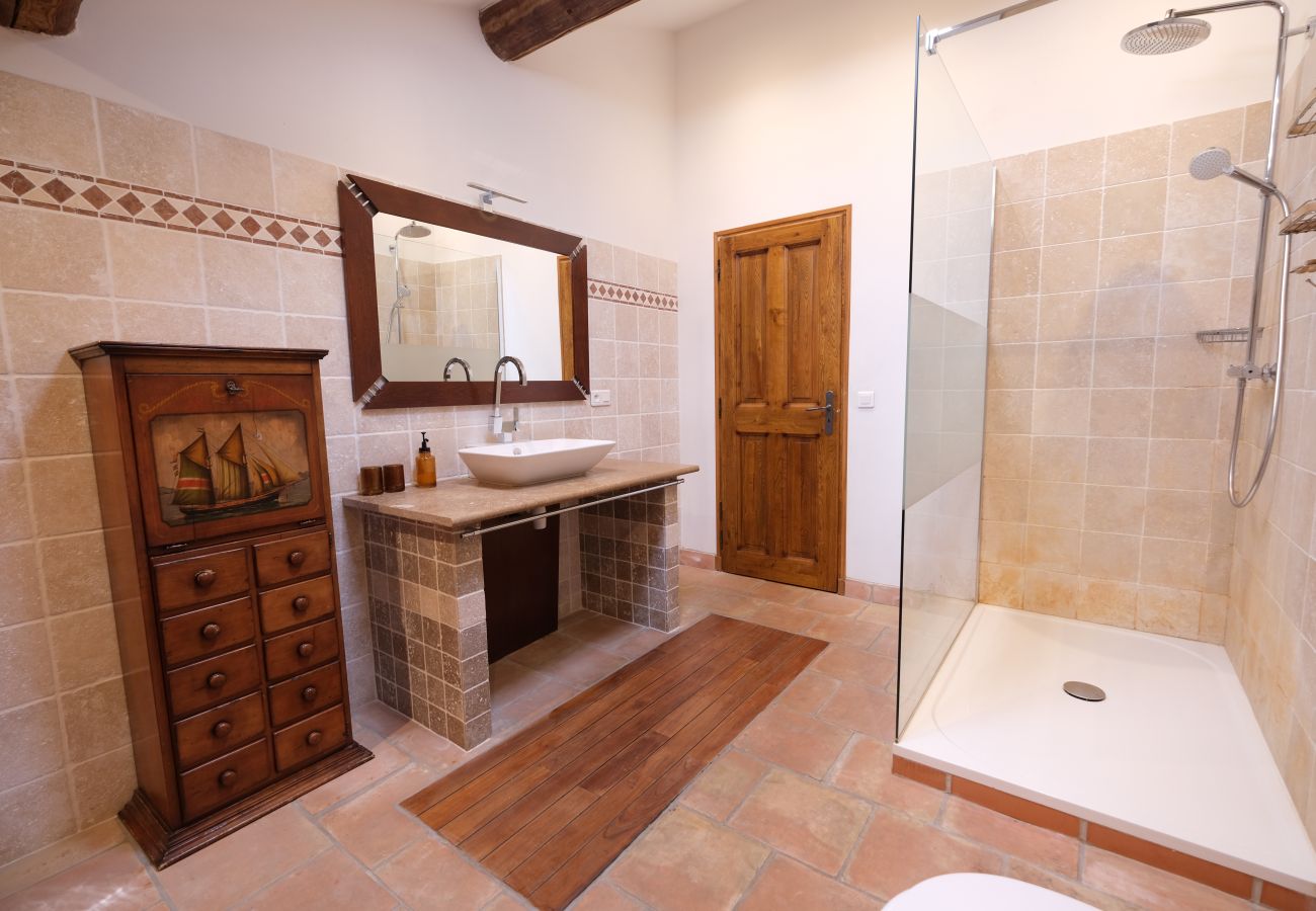 Maison à Eygalières - Location vacances mas piscine EYGALIERES LS1-447