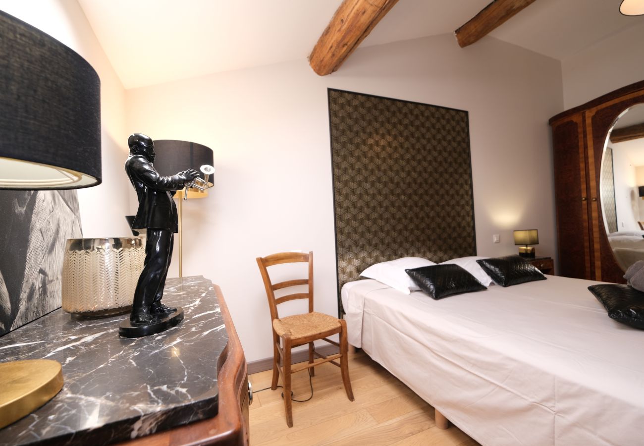 Maison à Eygalières - Location vacances mas piscine EYGALIERES LS1-447