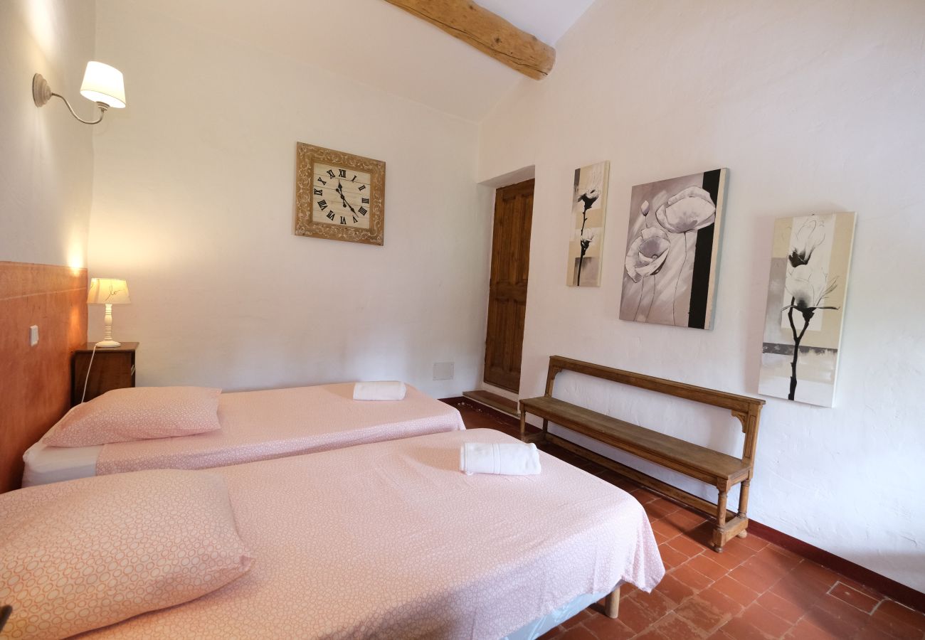 Maison à Eygalières - Location vacances mas piscine EYGALIERES LS1-447