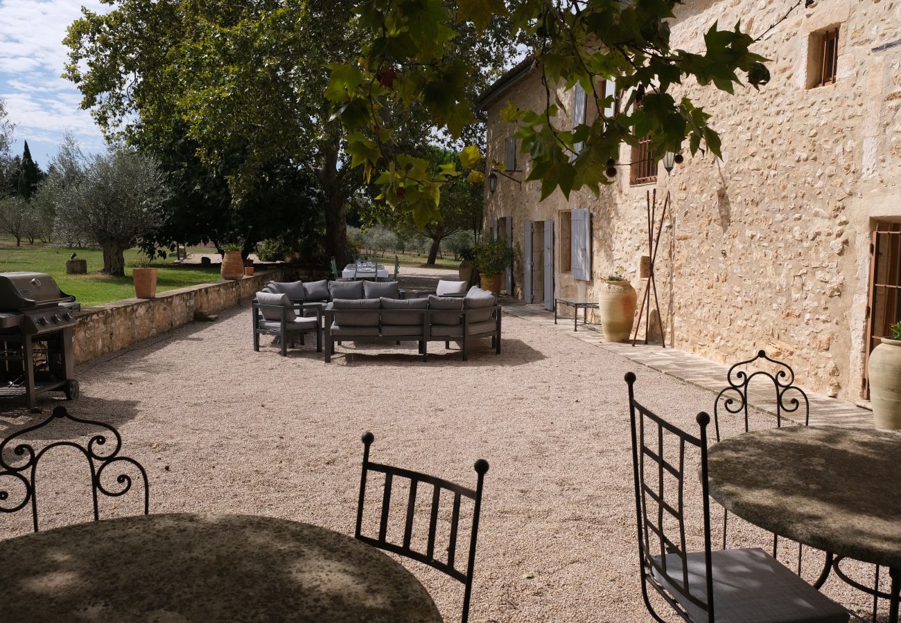 Maison à Eygalières - Location vacances mas piscine EYGALIERES LS1-447