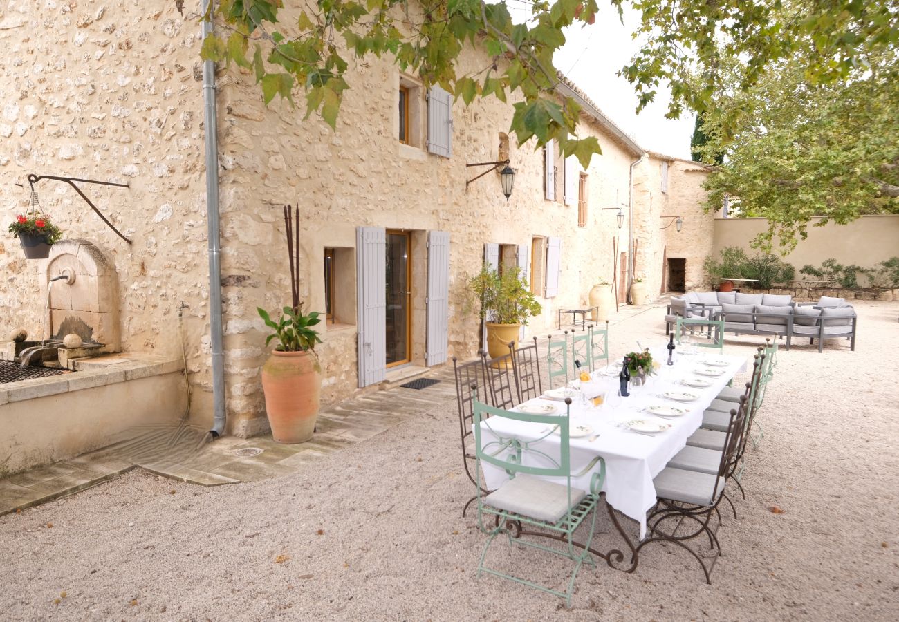 Maison à Eygalières - Location vacances mas piscine EYGALIERES LS1-447