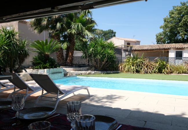 Villa à Beaucaire - location mas avec piscine Beaucaire LS3-450 Villa à Beaucaire - location mas avec piscine Beaucaire LS3-450