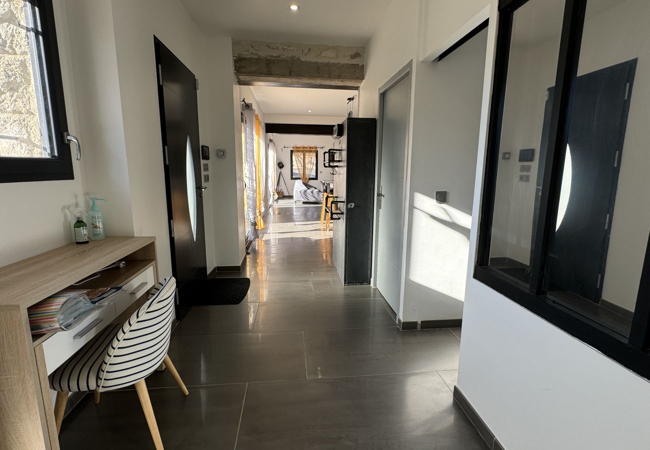 Villa à Beaucaire - location mas avec piscine Beaucaire LS3-450.