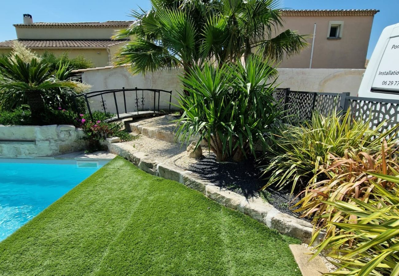 Villa à Beaucaire - location mas avec piscine Beaucaire LS3-450.