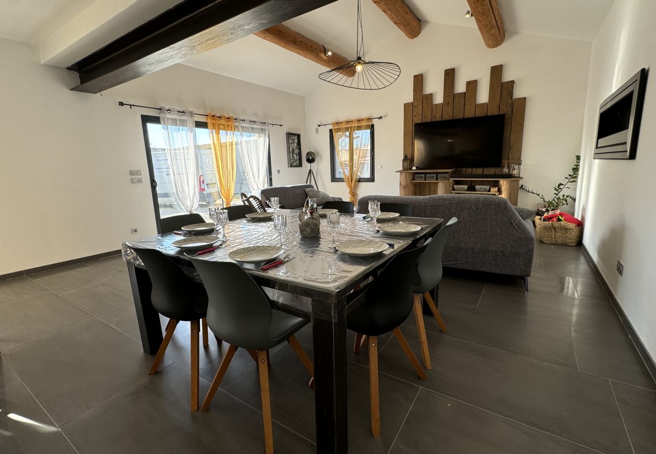 Villa à Beaucaire - location mas avec piscine Beaucaire LS3-450.