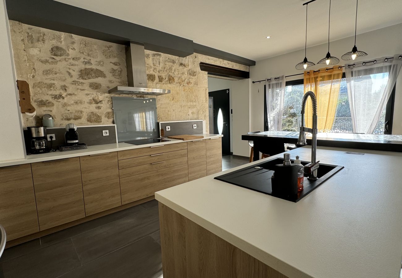 Villa à Beaucaire - location mas avec piscine Beaucaire LS3-450.