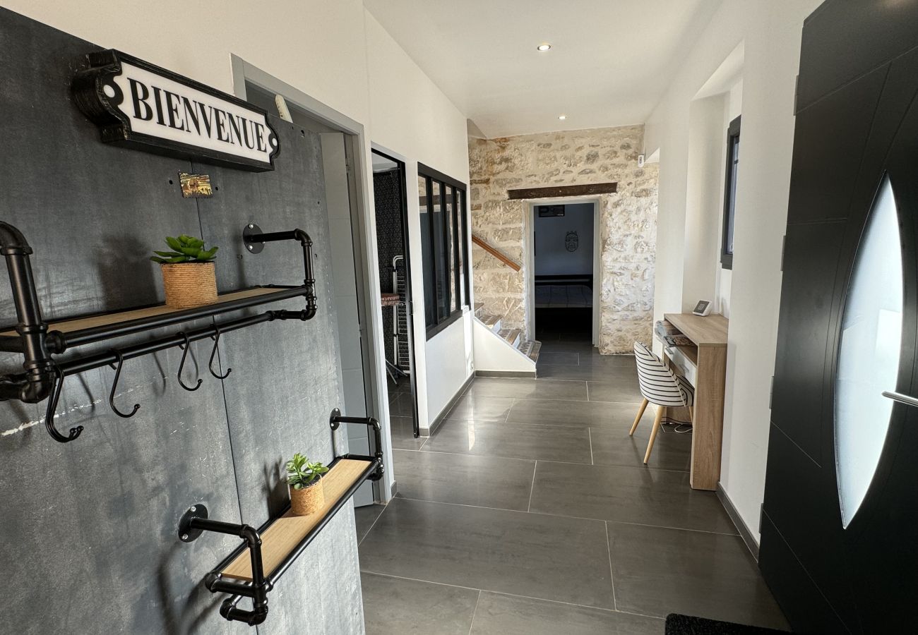 Villa à Beaucaire - location mas avec piscine Beaucaire LS3-450.