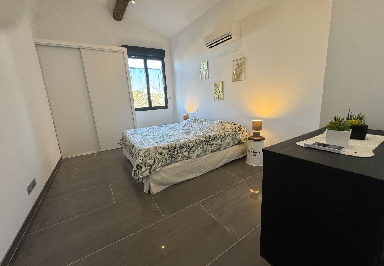 Villa à Beaucaire - location mas avec piscine Beaucaire LS3-450.