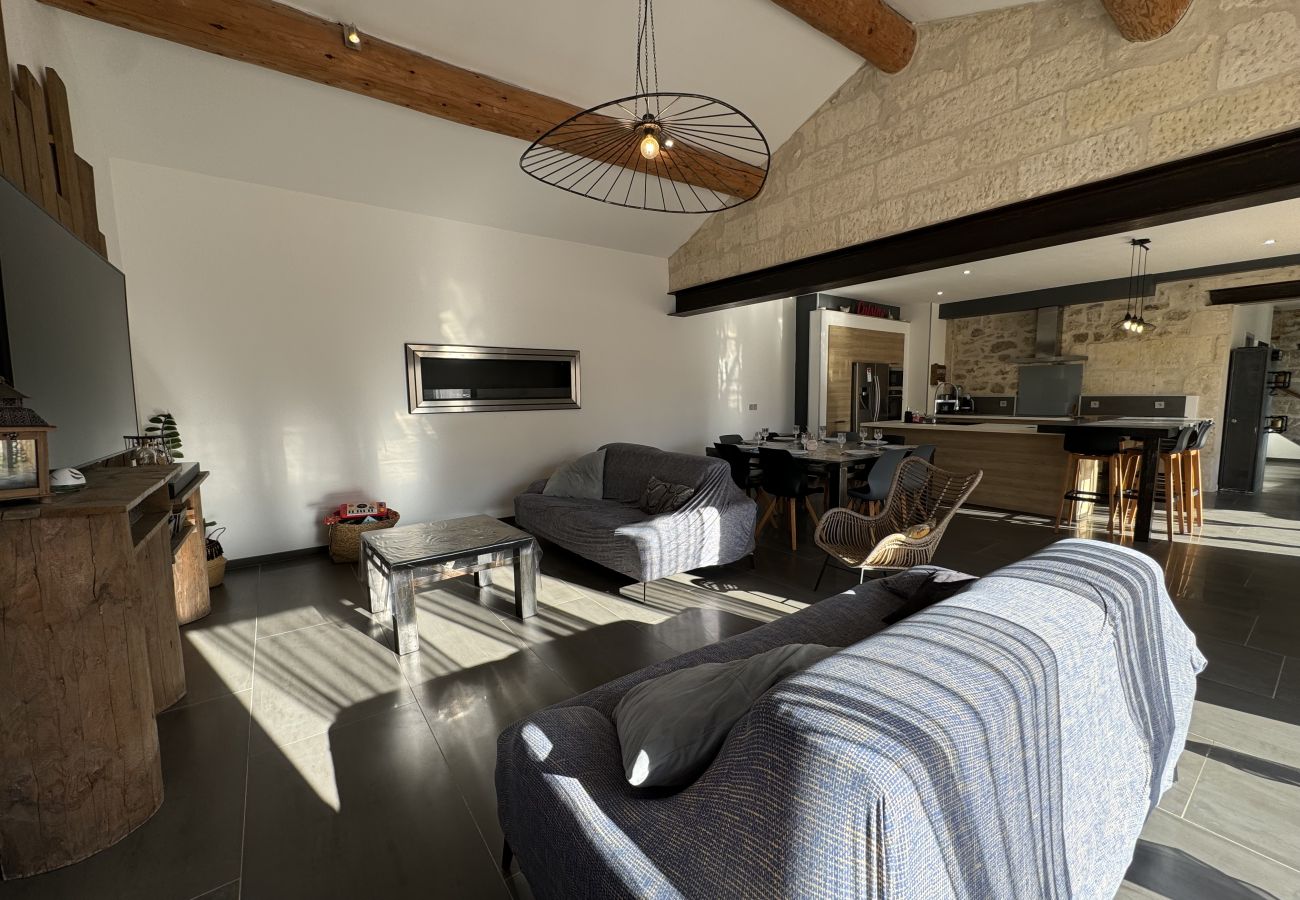Villa à Beaucaire - location mas avec piscine Beaucaire LS3-450.