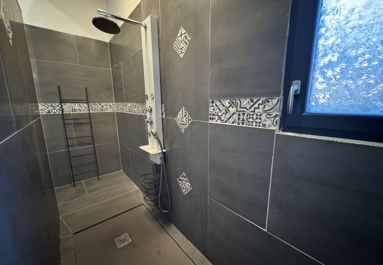 Villa à Beaucaire - location mas avec piscine Beaucaire LS3-450.