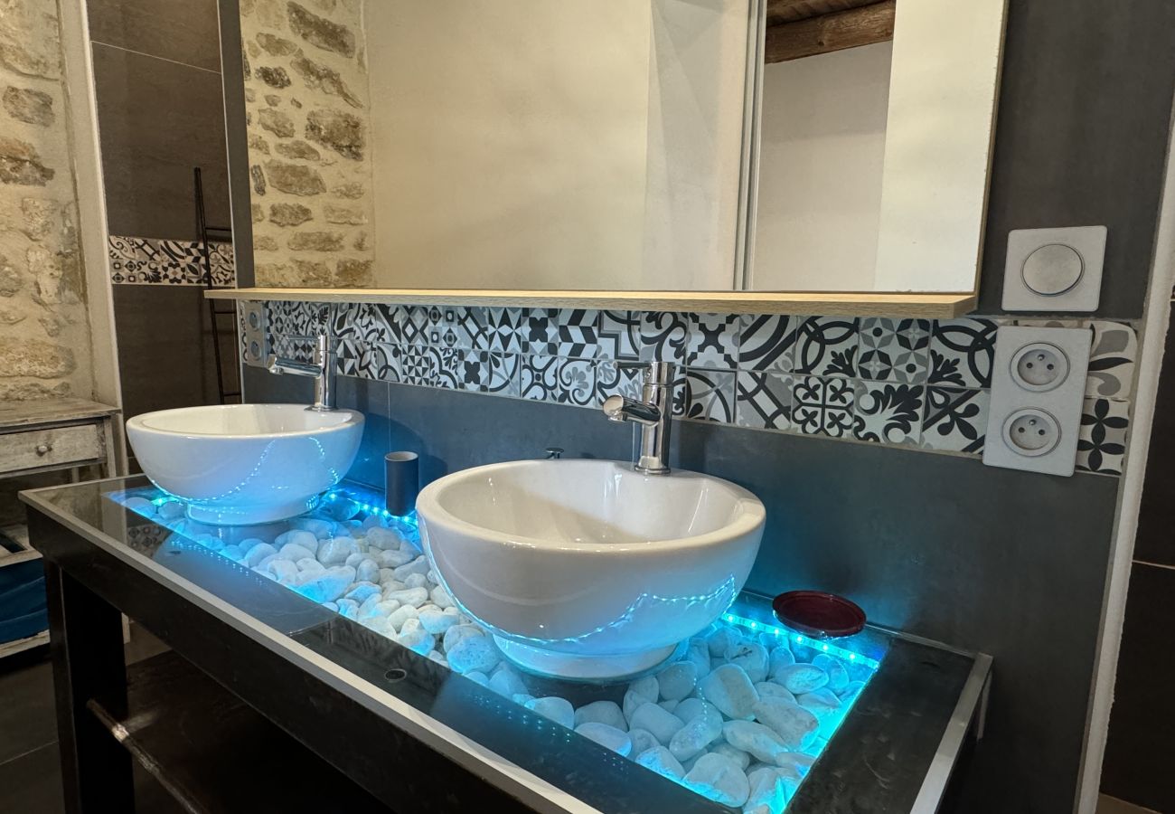 Villa à Beaucaire - location mas avec piscine Beaucaire LS3-450.