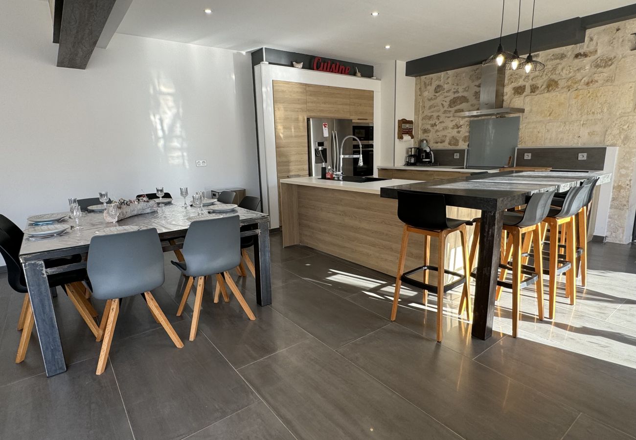 Villa à Beaucaire - location mas avec piscine Beaucaire LS3-450.