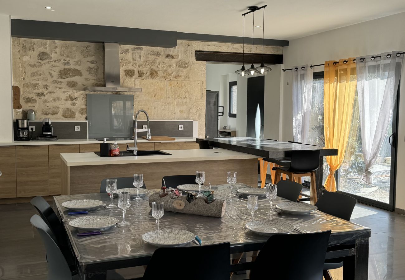 Villa à Beaucaire - location mas avec piscine Beaucaire LS3-450.
