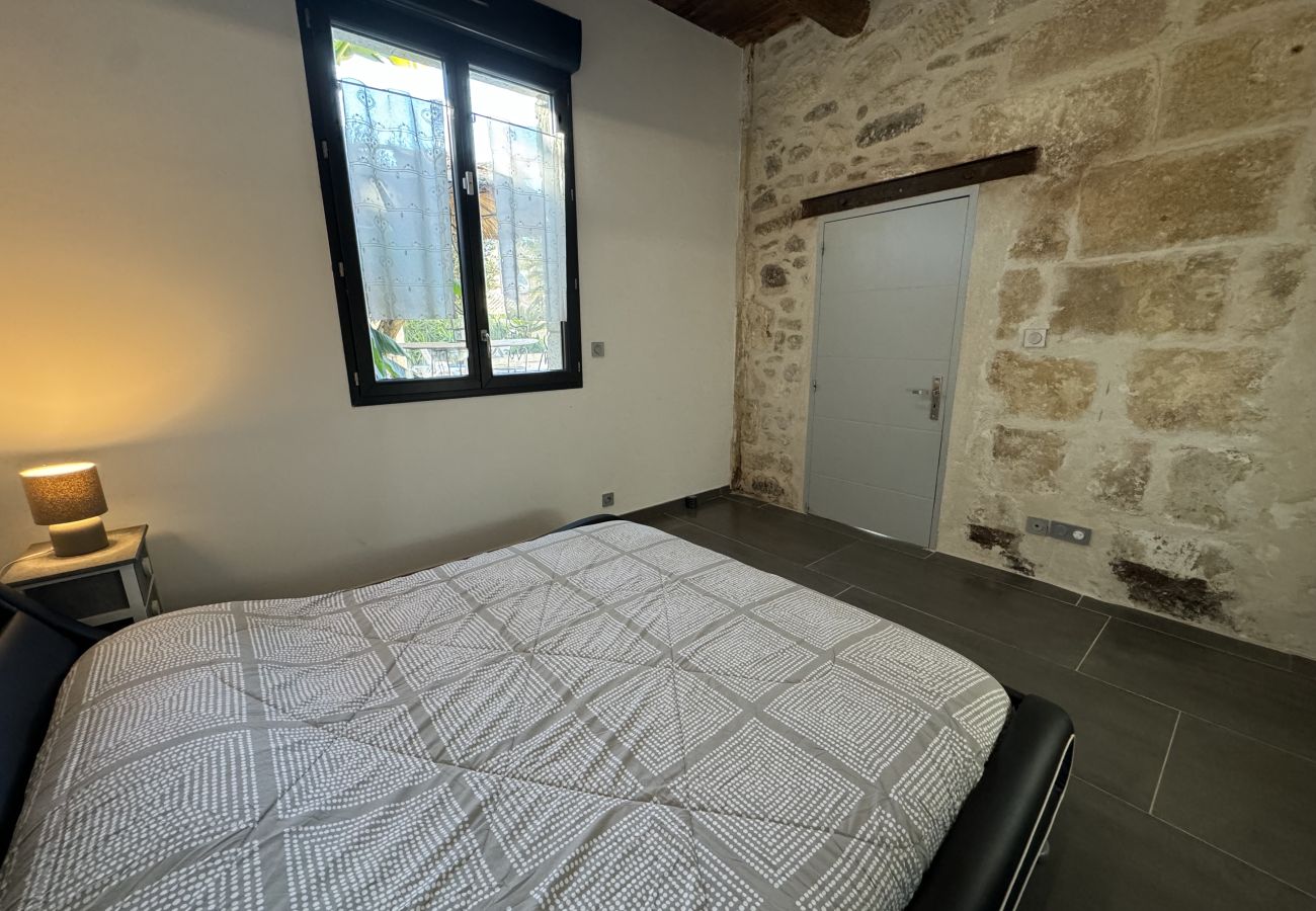Villa à Beaucaire - location mas avec piscine Beaucaire LS3-450.