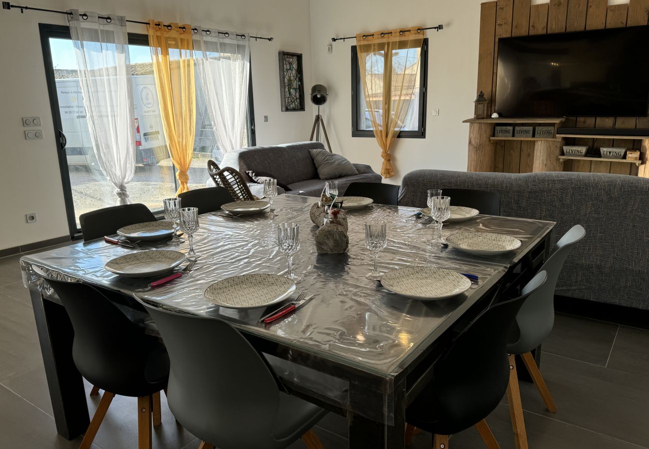 Villa à Beaucaire - location mas avec piscine Beaucaire LS3-450.
