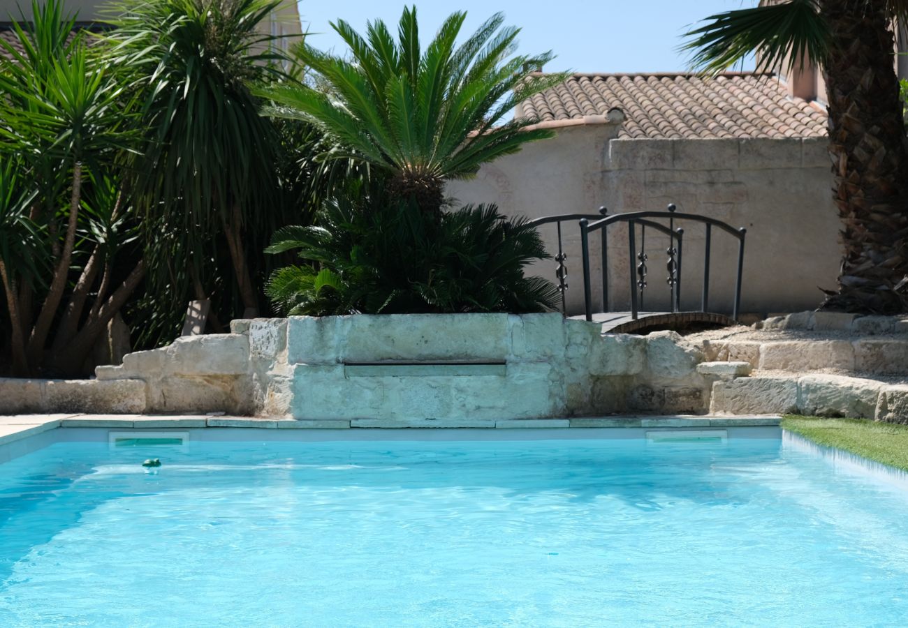 Villa à Beaucaire - location mas avec piscine Beaucaire LS3-450