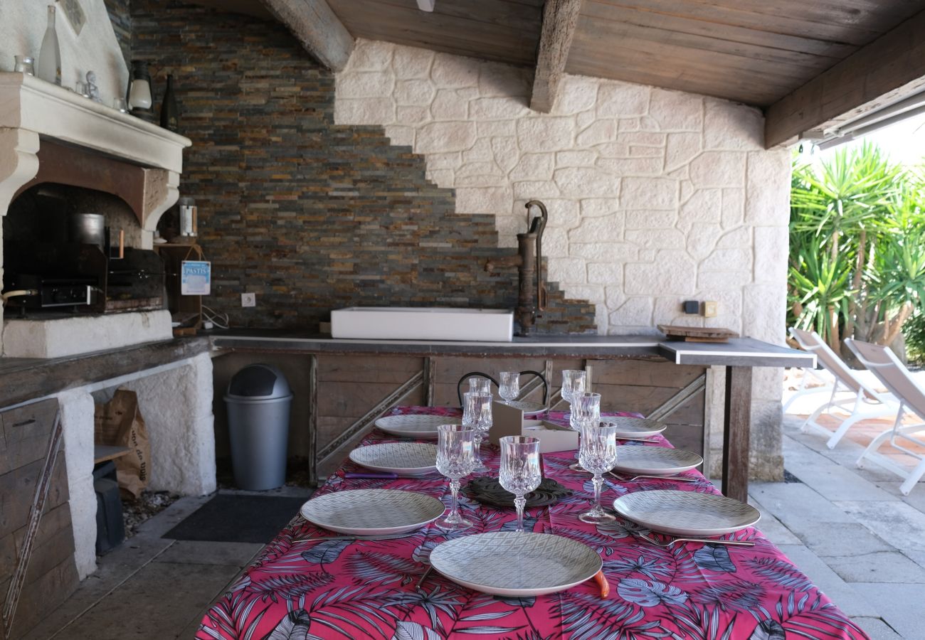 Villa à Beaucaire - location mas avec piscine Beaucaire LS3-450