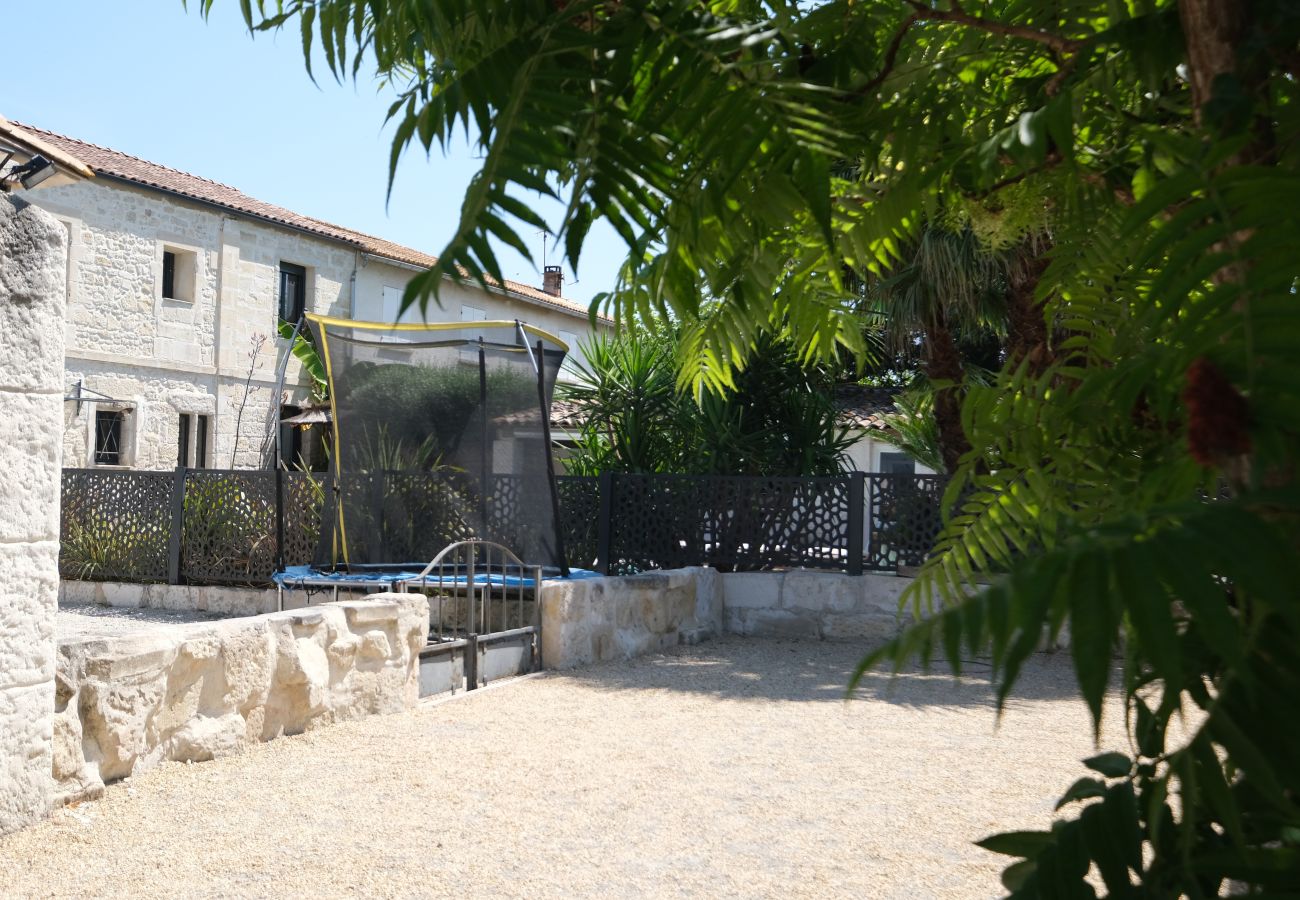 Villa à Beaucaire - location mas avec piscine Beaucaire LS3-450