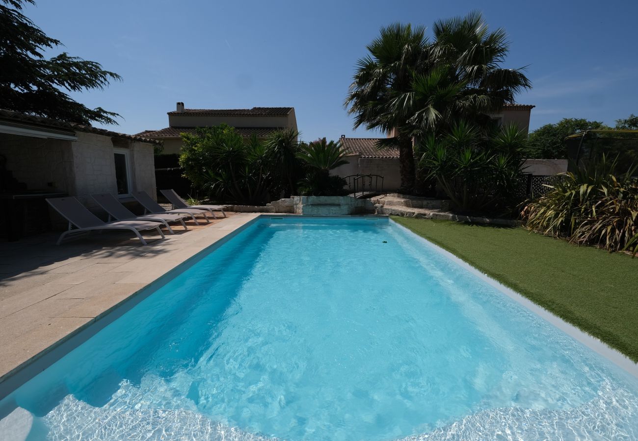 Villa à Beaucaire - location mas avec piscine Beaucaire LS3-450