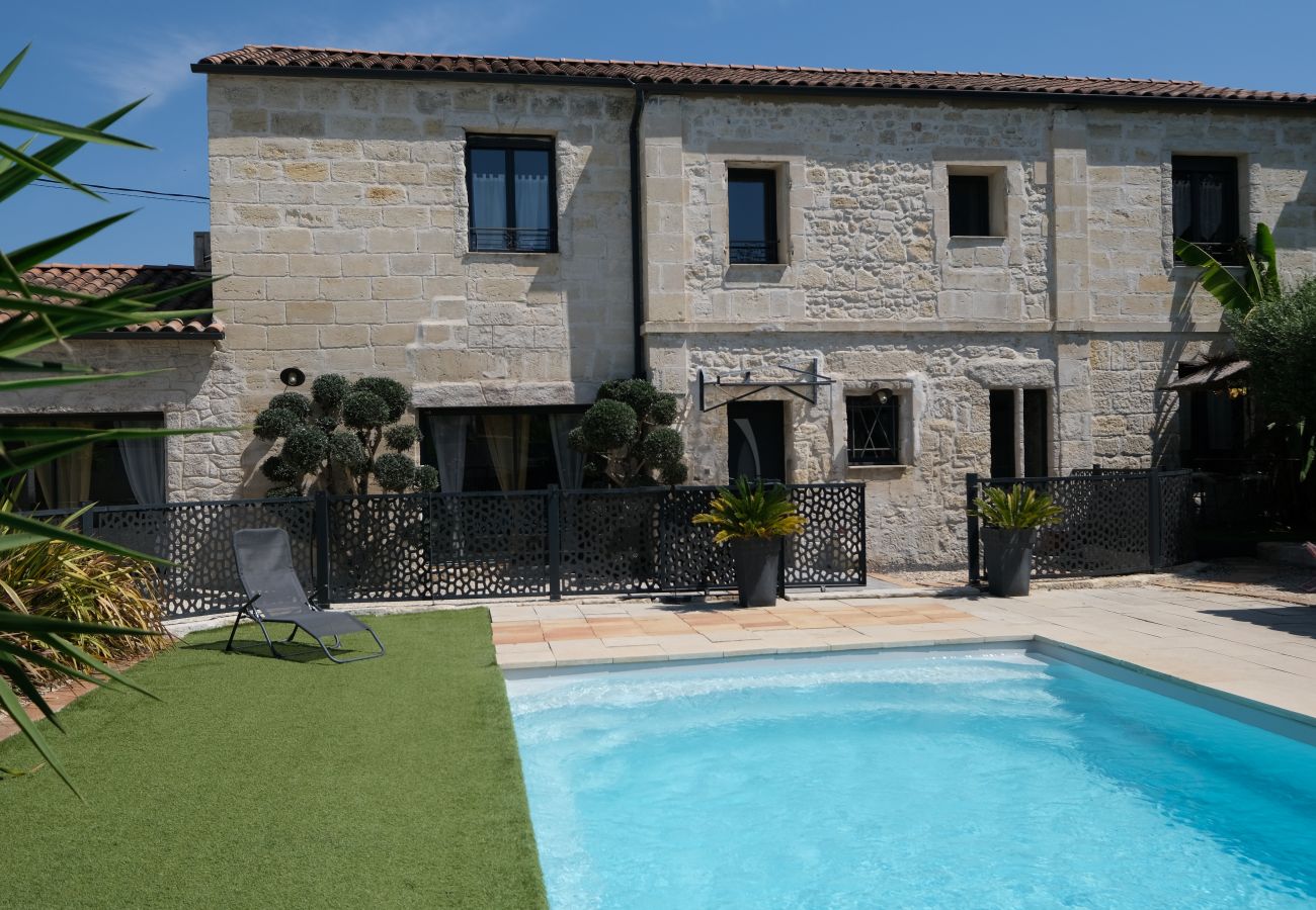 Villa à Beaucaire - location mas avec piscine Beaucaire LS3-450
