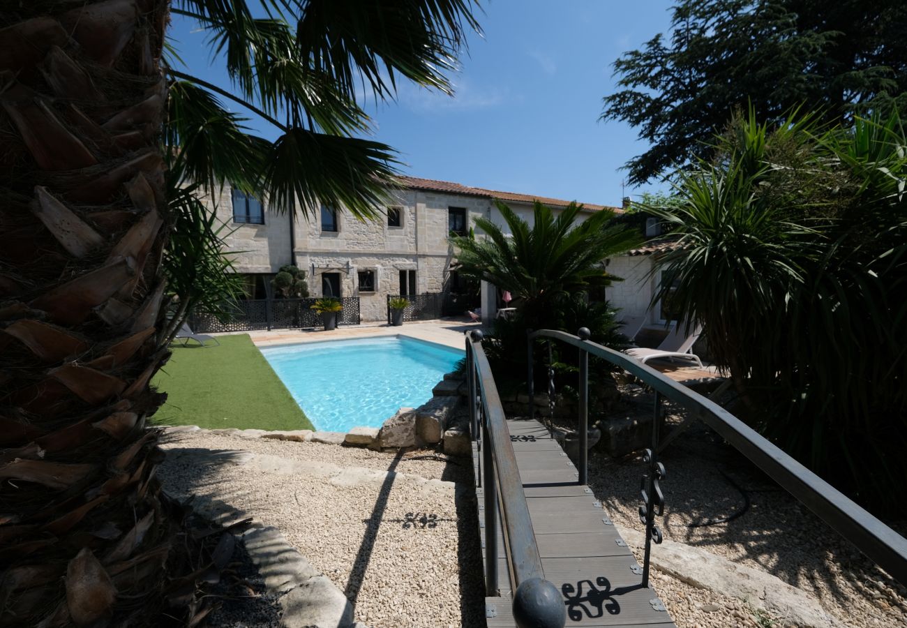 Villa à Beaucaire - location mas avec piscine Beaucaire LS3-450