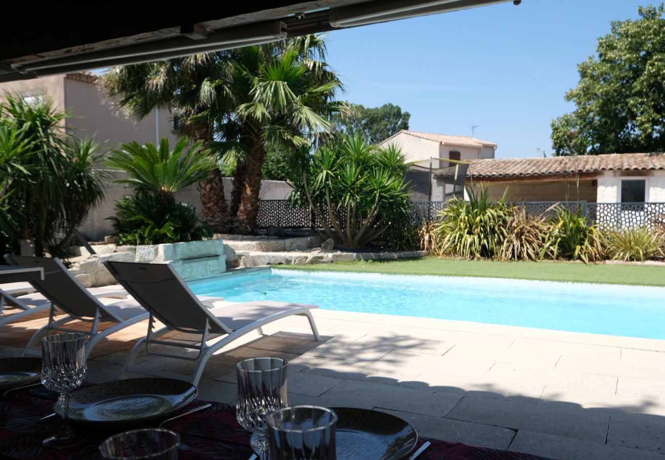 Villa à Beaucaire - location mas avec piscine Beaucaire LS3-450