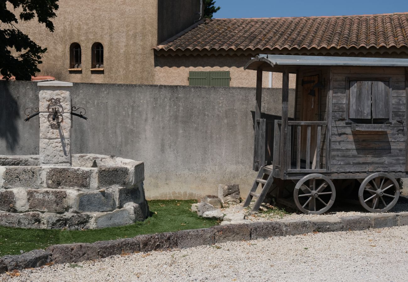 Villa à Beaucaire - location mas avec piscine Beaucaire LS3-450