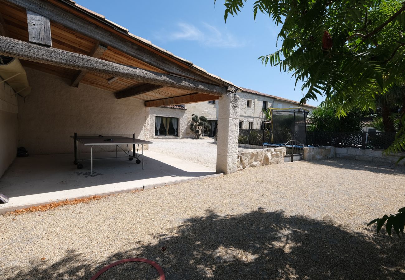 Villa à Beaucaire - location mas avec piscine Beaucaire LS3-450