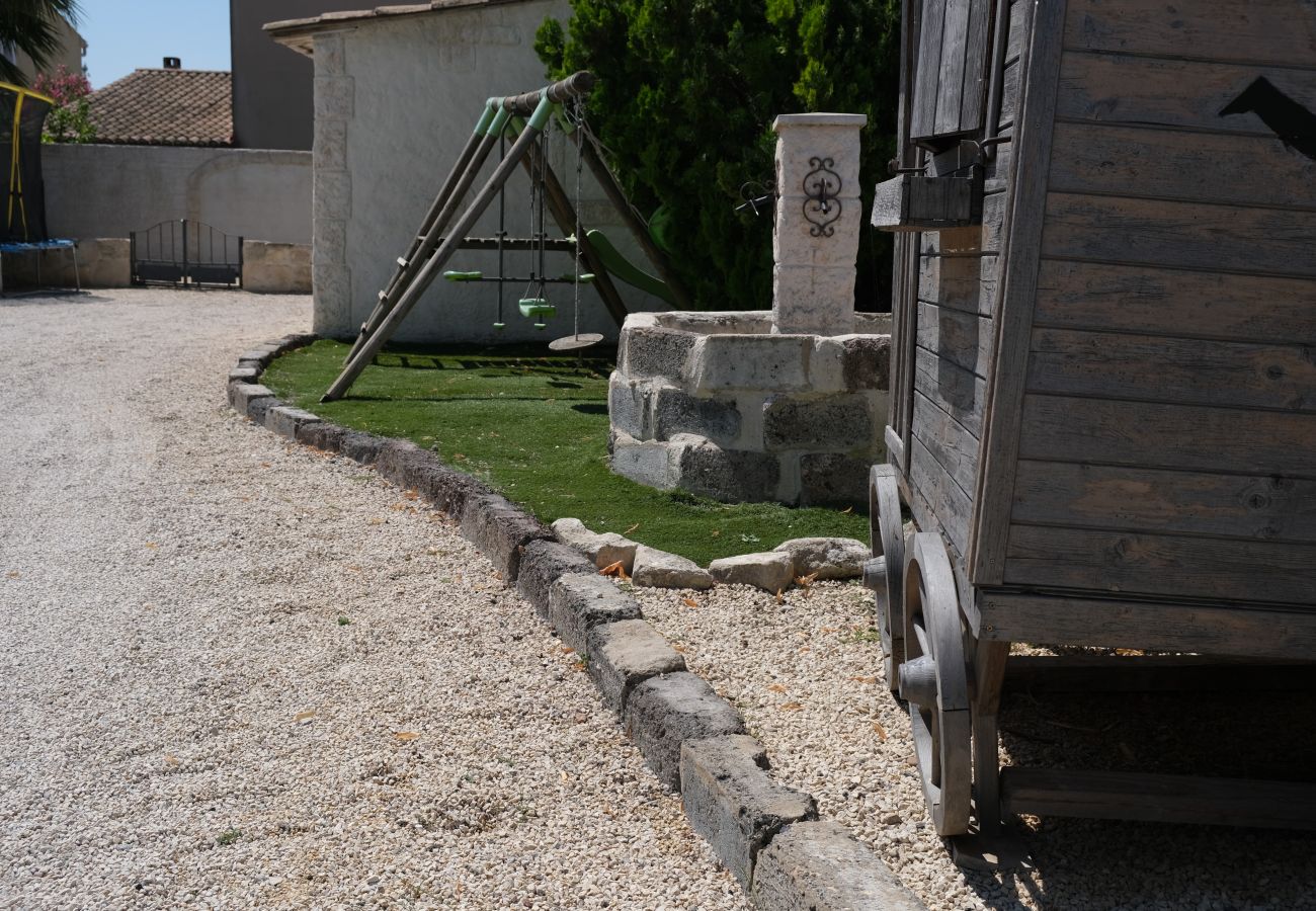 Villa à Beaucaire - location mas avec piscine Beaucaire LS3-450