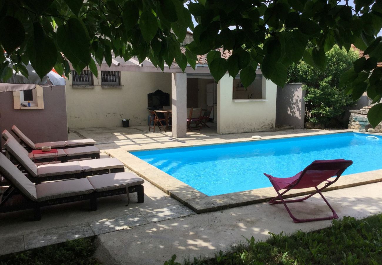 Maison à Mouriès - Maison avec piscine à Mouries Alpilles  6 personnes