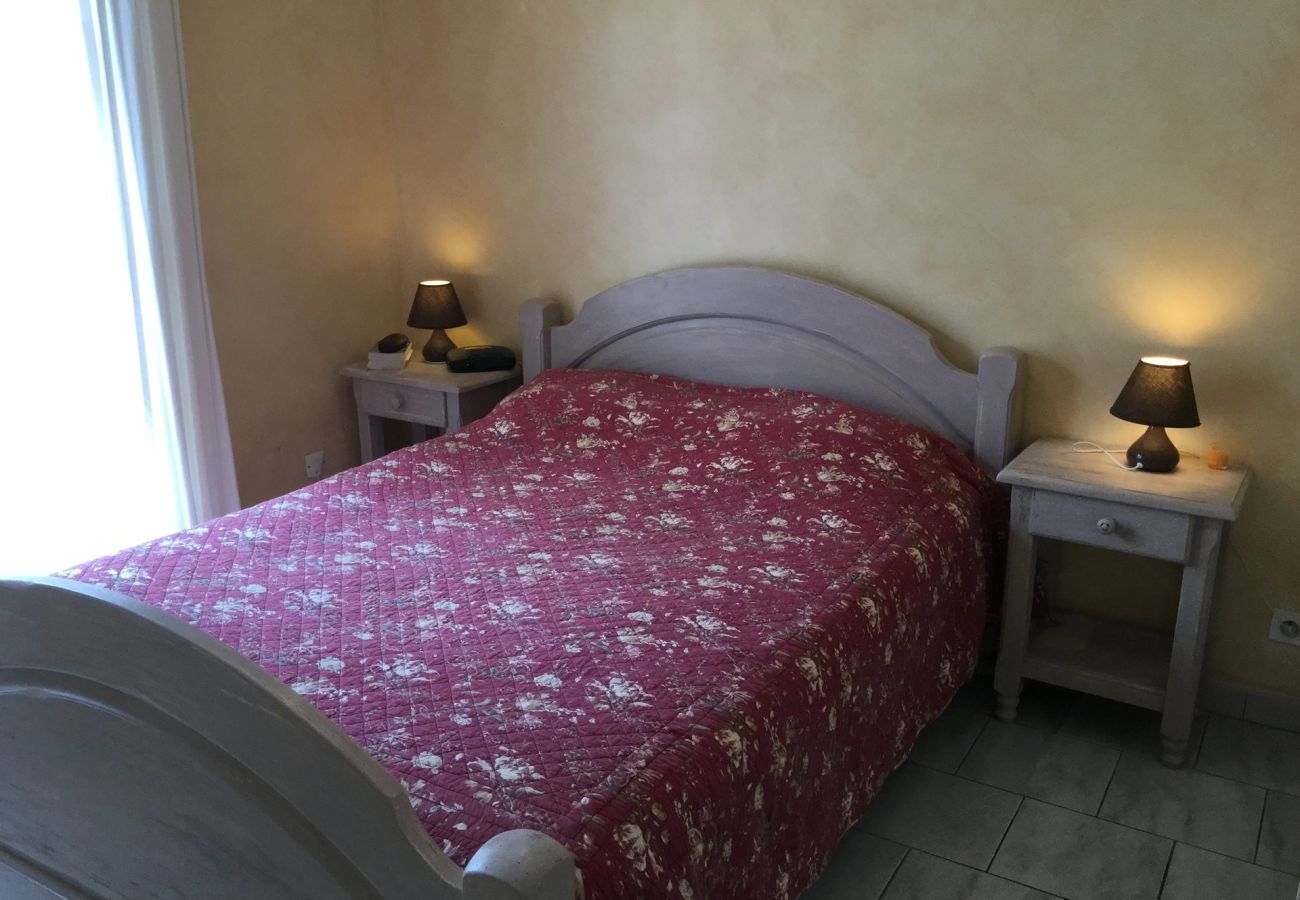Location vacances MOURIÈS maison à louer 3 chambres