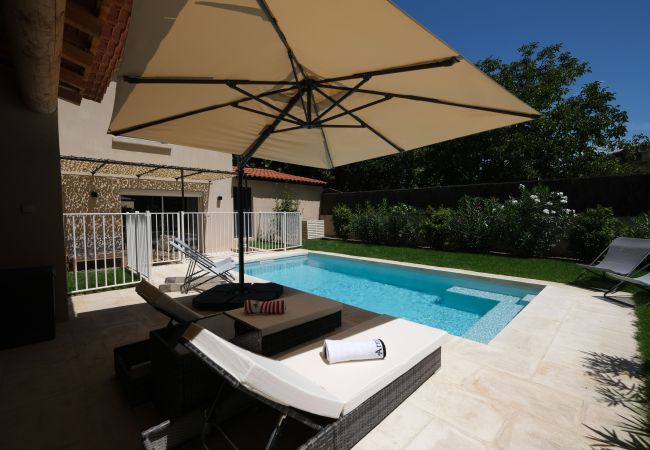 Villa à Mouriès - Villa climatisée piscine chauffée Mouries Alpilles 8 pax Villa à Mouriès - Villa climatisée piscine chauffée Mouries Alpilles 8 pax