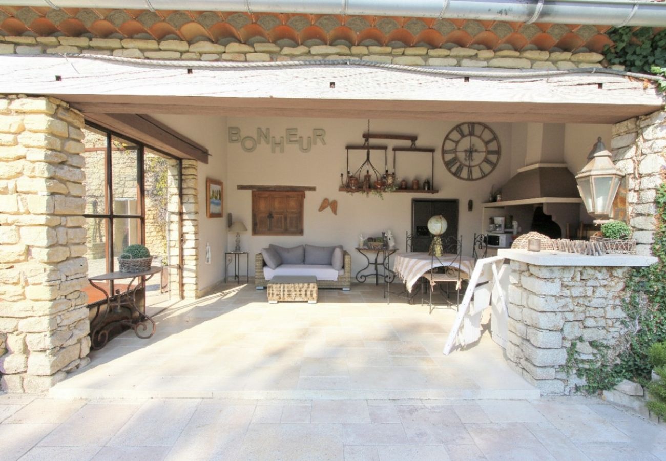 Location vacances L'Isle sur la Sorgue mas provençal à louer poolhouse