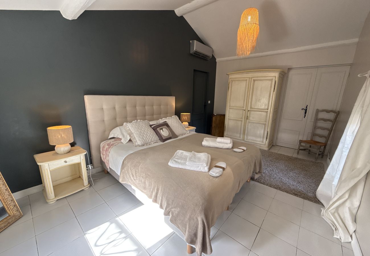 Villa à L´Isle sur la Sorgue - Mas Luxe Piscine chauffée Jacuzzi à L'Isle sur la Sorgue 