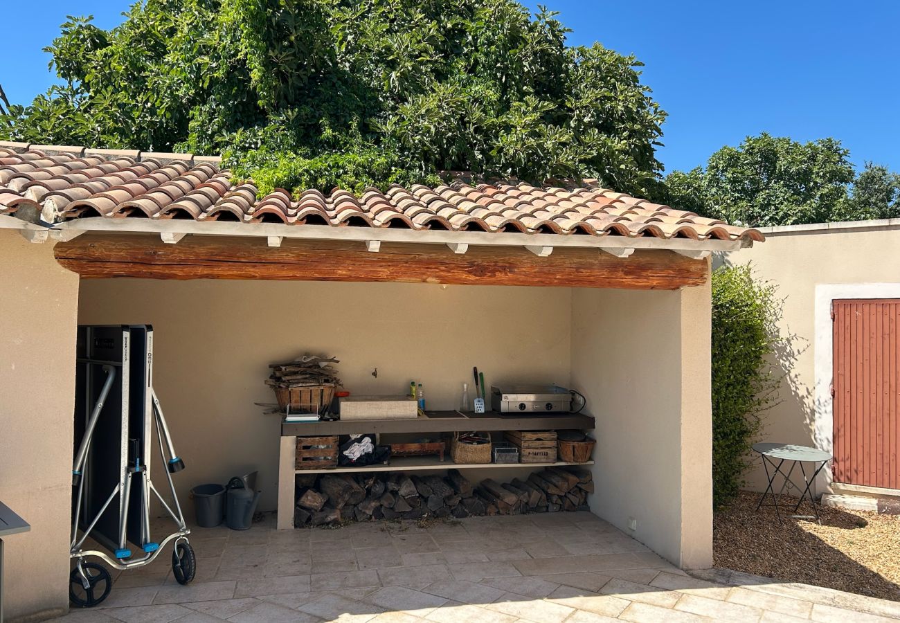 Villa climatisée piscine poolhouse Mouries Alpilles 8 pers